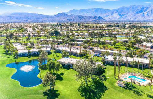 Midnights at the Oasis - Foto 35