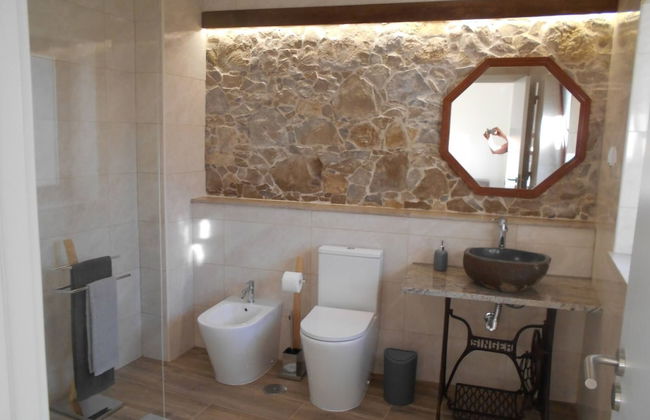 Cottage With 2 Bedrooms With Both En-suite Bathrooms in a Seaside Village - Photo 10