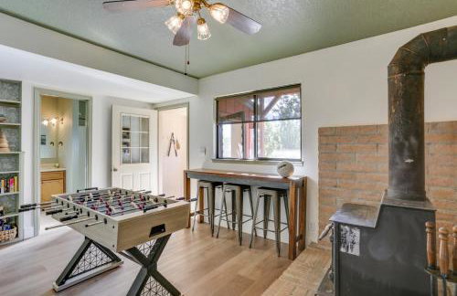 Pet-Friendly Escape w/ Game Room & Fire Pit! - Foto 15