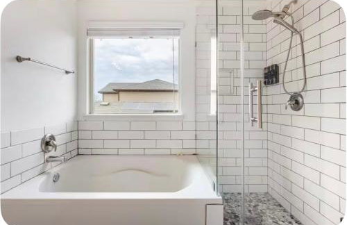 Modern 4BR Retreat, Fast WiFi, Parking, Less than 15 mins from Austin - Foto 8