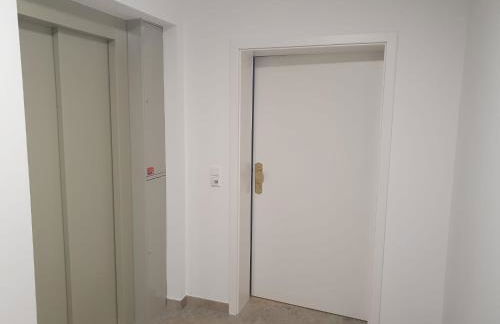 75m2 lichtdurchflutete 3 Zimmer Souterrain Wohnung in einem Neubau Villa - Foto 6