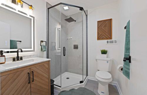 New Elmhurst Gem - Game Room & Amazing Yard - Foto 20