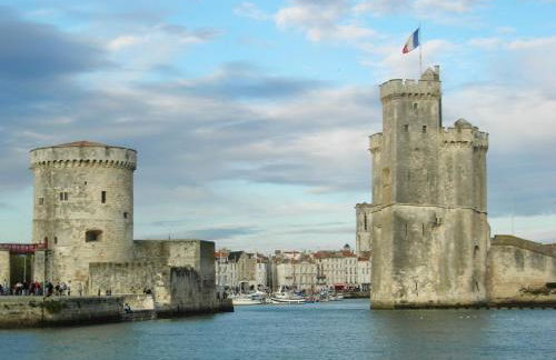 Holiday Home in Saint-laurent-de-la-salle With Pool - Foto 36