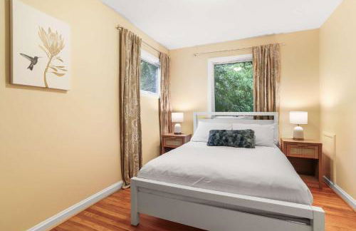 Sojourn Beautiful Home with Beach Access & Backyard - Foto 31