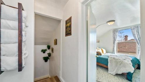 Midtown Flight Deck: 2BR Gem - Foto 2