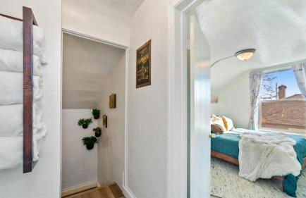 Midtown Flight Deck: 2BR Gem - Foto 2