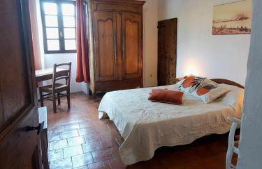 1st floor apartment in 18th century character house - Foto 10