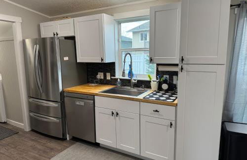 Family & Pet friendly 3 bdrm home with full kitchen and fenced yard - Foto 6