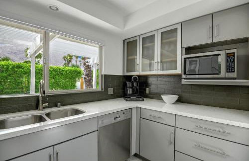 Ultra-Chic LUXE Mid-Century Estate- Resort Like Pool, Spa, Firepit, Outdoor Kitchen 3BED/3BATH - Foto 43