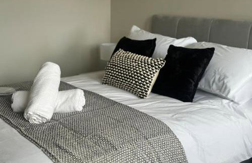 Spacious, bright 2 bed flat with 1 S/king bed. - Foto 14