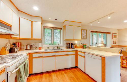 Charming Jackson Mountain Retreat on Golf Course! - Foto 13