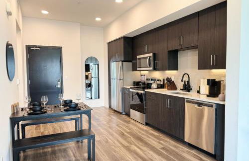 Modern Hollywood Home Sunset View & Free Parking - 10mins to Universal Studios - Foto 10