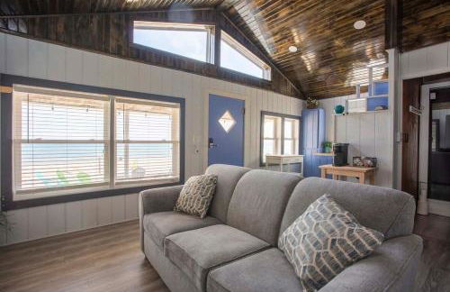 4 Beachfront Cottages - New Bathrooms and Roofs - Foto 25