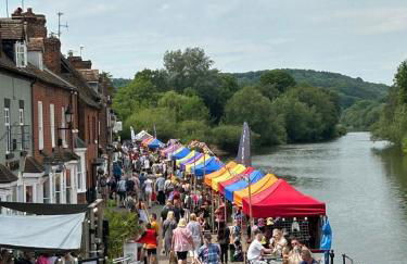 Stylish 2 Bedroom Cottage With Hot Tub And Parking - Foto 29