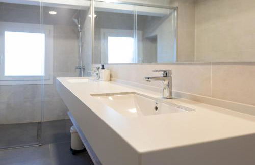 Suitur beachfront apartment Roc de Sant Gaietà - Foto 13