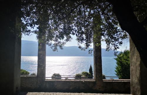 Villa Rachele: stunning luxury villa in centre Gargnano with private pool and breathtaking views - Foto 42