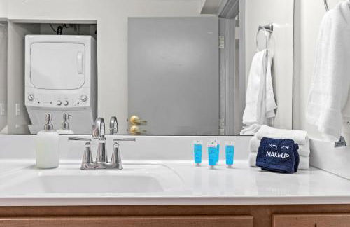 Chic and Comfy Unit w Free Parking Medical District - Foto 33