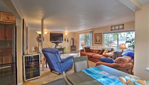 Waterfront North Bend Home 9 Miles into Town - Photo 5