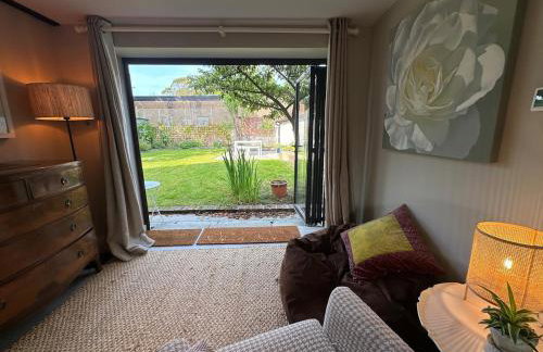 Charming rural cottage & private garden near South Downs - Great location for hiking - Photo 32