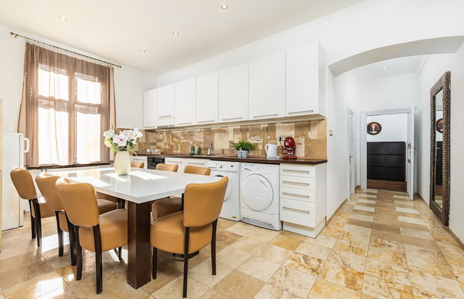 Real Apartments Andrassy - Foto 17