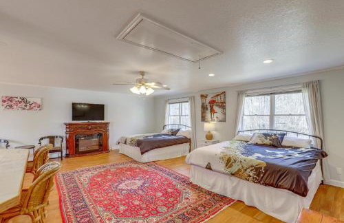 Spacious Group Retreat with Game Room in Marshall! - Foto 33