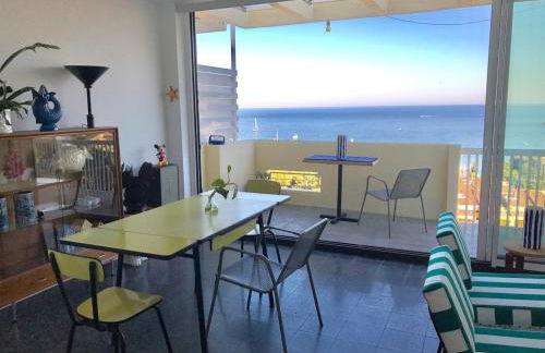 Cosy apartment with fabulous SEA VIEWS 70's style - Foto 1