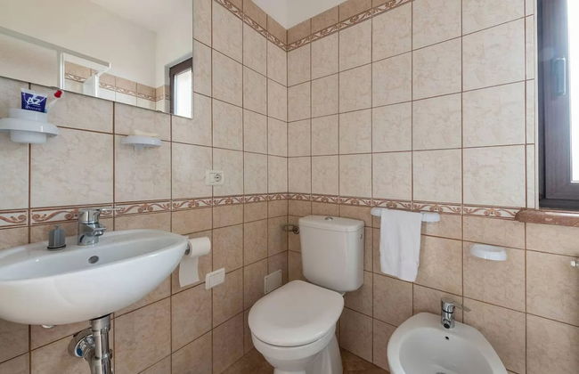 Amazing Detached Villa for 8 Guests Near Stintino - Photo 30