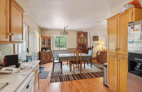 Secluded Mountain Cabin with Forest Views cabin - Foto 3