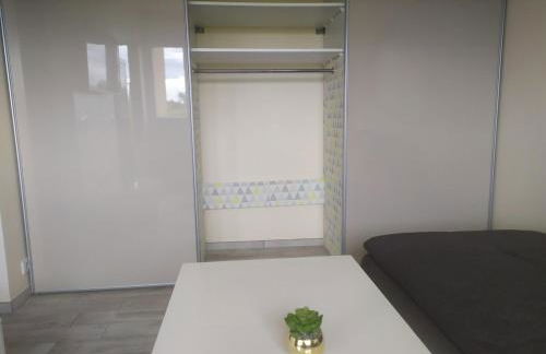 Studio 3F - Photo 11