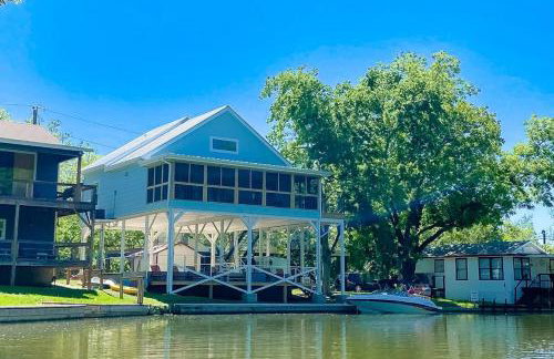 Lakefront Dog-Friendly Home with Kayaks, SUP's, Huge Screened Porch - Photo 1