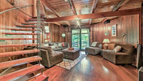 Tropical Cabana with Deck, Hot Tub and Lush Scenery! - Foto 1