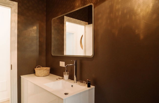 Charming Milanese Apartments - Photo 53