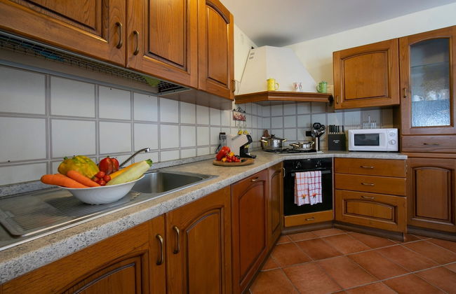 The Cottage on the Lake - Photo 9