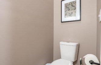 Modern & Stylish - Mins to Downtown - Family Friendly - Photo 18