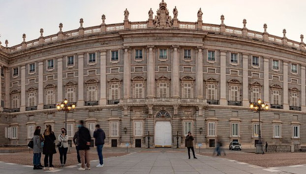 Descubra o Palácio Real de Madrid com ingresso - Foto 3