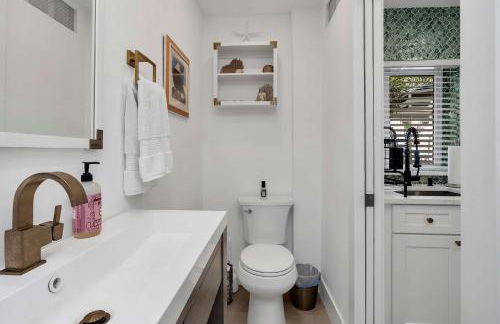 Charming Studio w Pool One Mile to Beach Pets Welcome - Foto 16