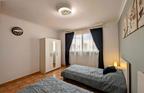 Comfortable 2-Bedroom Duplex in Playa Paraiso with Ocean View, Balcony, and Shared Pool - Photo 9