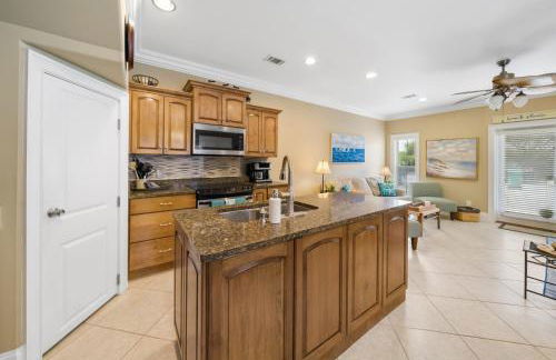 Summer Special, Lux 4BR House Sleeps 12, Pool, Elevator, King bed - Foto 15