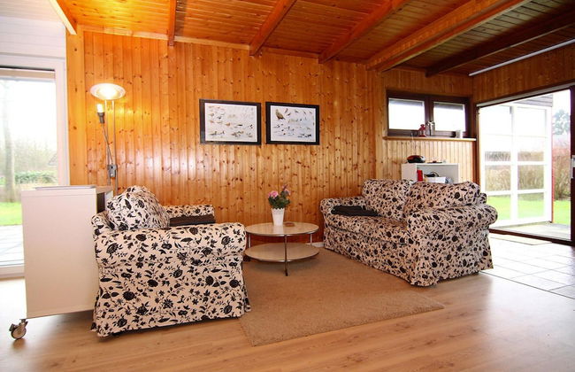 Inviting log House With 2 Terraces and Cozy Fireplace in Damp - Foto 9