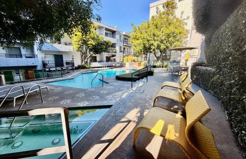 Hollywood Studio with Pool, Parking, Gym & Sign View - Foto 53