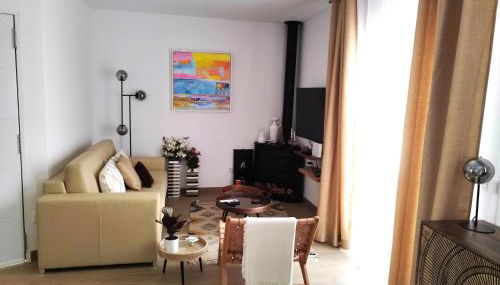 HYPERCENTER PENTHOUSE @ true heart of old town - Photo 3