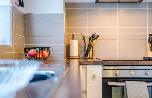 Charming 1-bed house in Chester by 53 Degrees Property, Ideal for Couples & Business, Amazing Location - Sleeps 4 - Photo 14