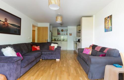 Spacious 2BR Flat Near Camden & Kings Cross Tube - Pass the Keys - Foto 10