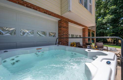 Kernersville King Beds Hot Tub Arcade Firepit - Photo 35