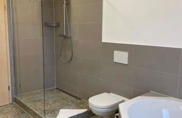 Lüftenblick - 2 Ferienwohnungen am Starnberger See, mit Terrasse oder Balkon, Weitblick, Sauna, Kamin, E-Ladestation - Foto 33