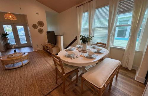 The Orange Blossom Suite Near UF Shands D-town - Photo 70