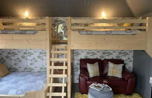 The Treehouse - Sleeps 4 - Foto 22