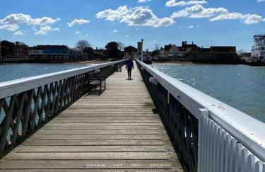 Apartment with Roof Terrace - Centre of Yarmouth - Photo 4