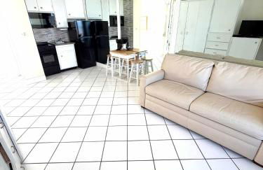 Ocean Overlook - Sea View at Symphony Beach Club! - Foto 9