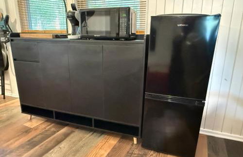 Charming Romantic Lakefront Cottage or Guest Room Depending on Availability Near Golf - Foto 36